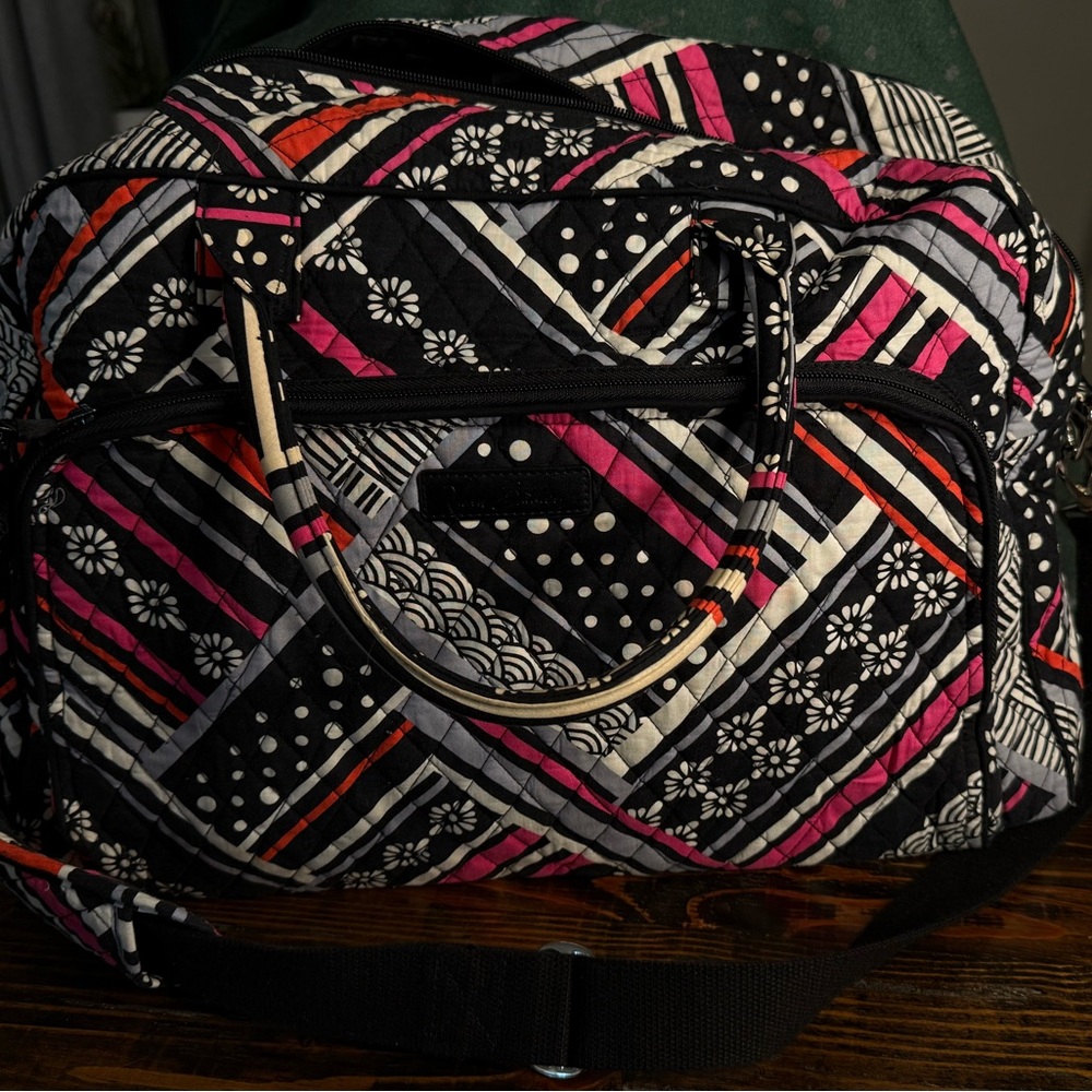 EUC Vera bradley weekender in Northern Stripes